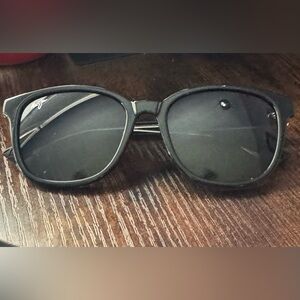 Black Maui Jim Sunglasses - Classic Lens